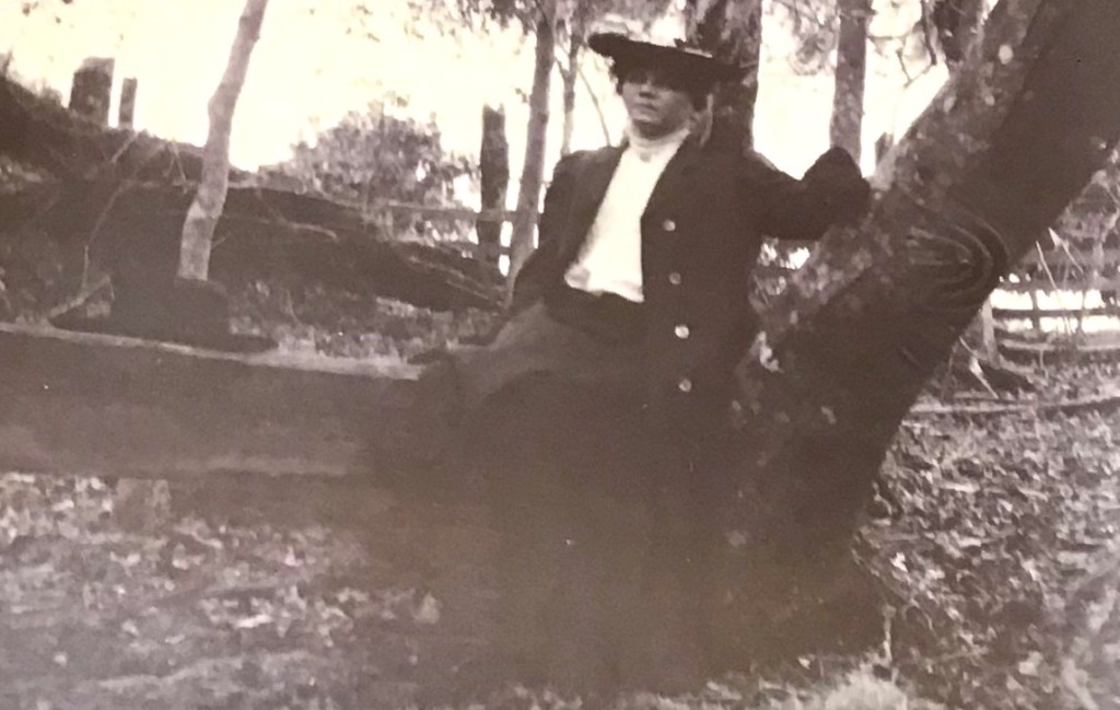 Elizabeth Robins at Chinsegut, photo from FALES Library, courtesy shared with the kindness of Independent Age
